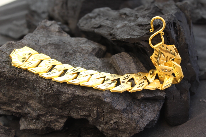 HAND BRACELET