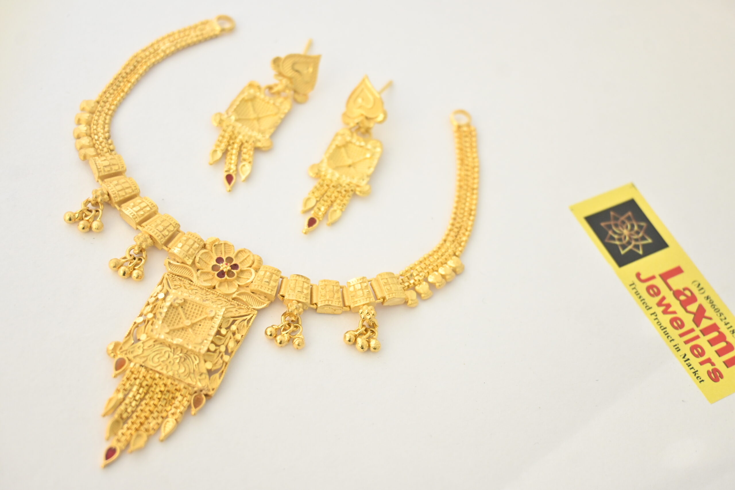 NECKLACE