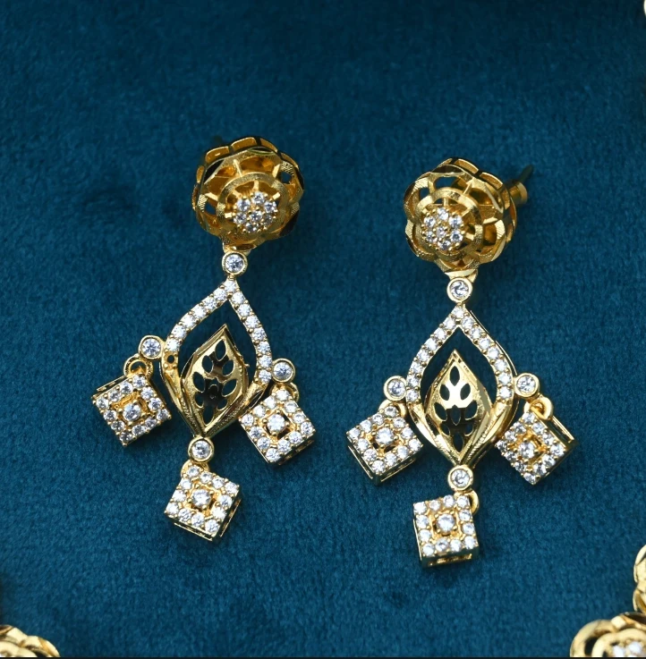 AD Necklace