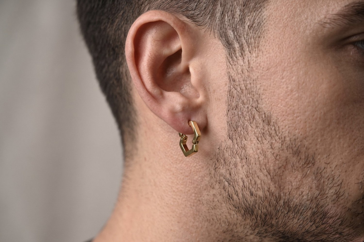 Men's studs