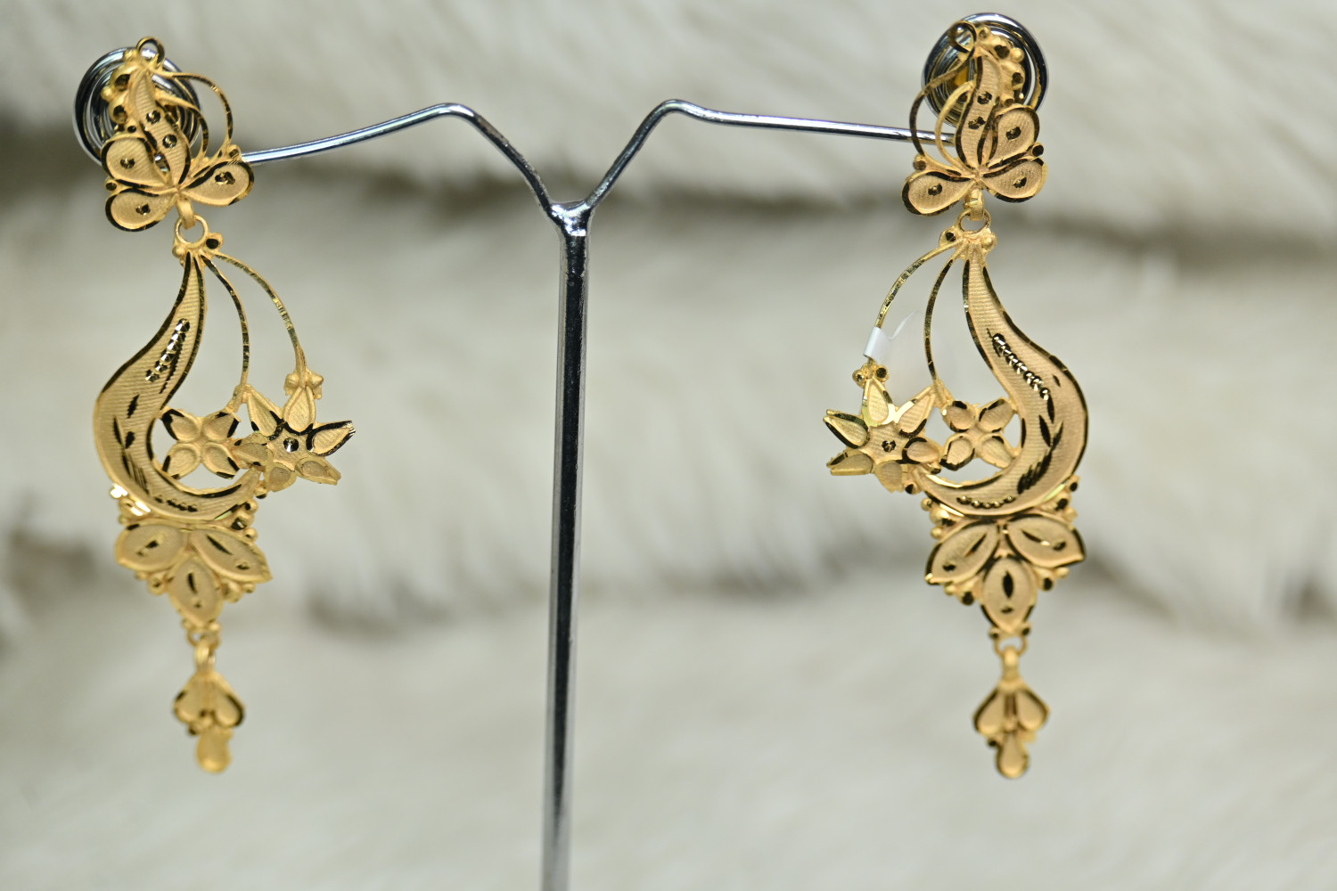 FANCY EARRING