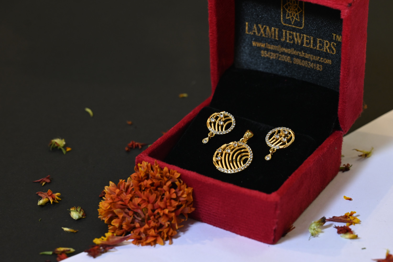 PENDENT SET