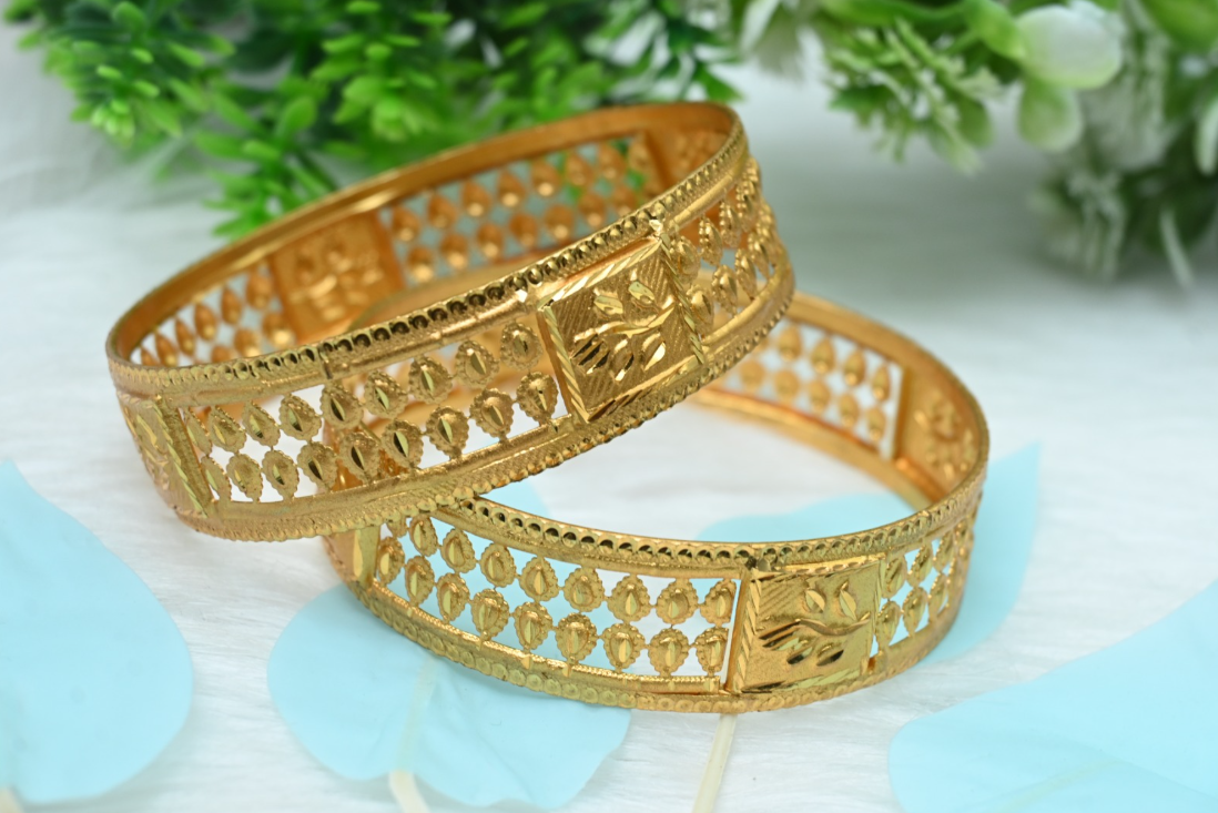 Bangle with earring free