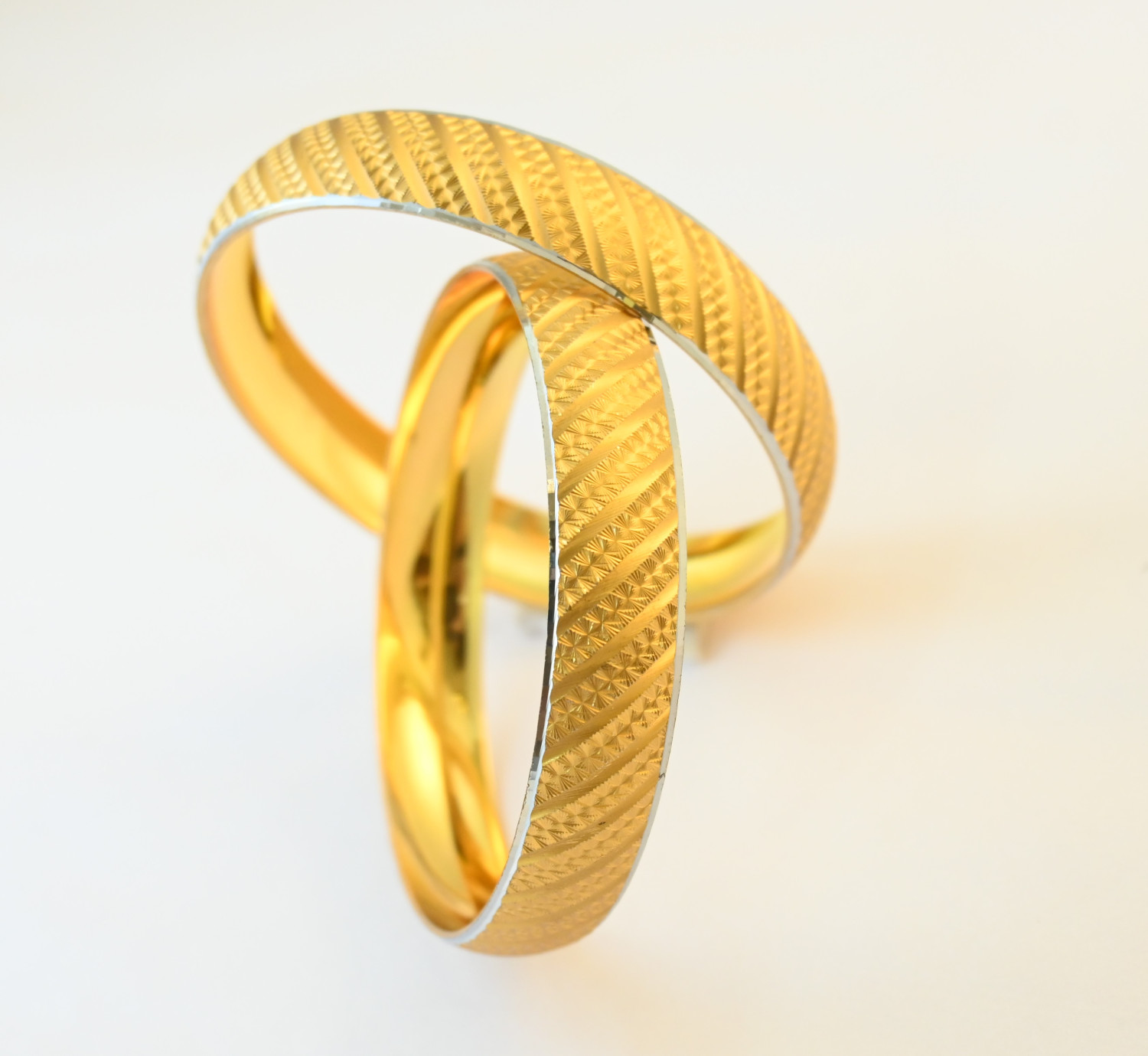 BANGLES