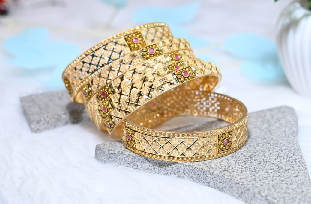 1.5 mg bangles