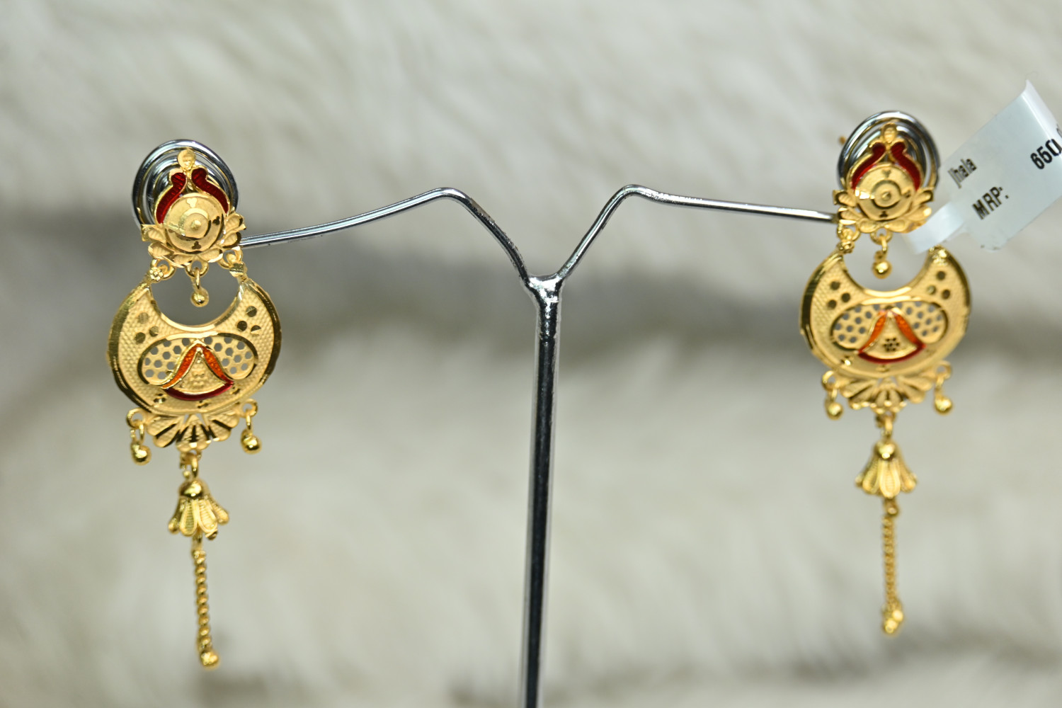 FANCY EARRING