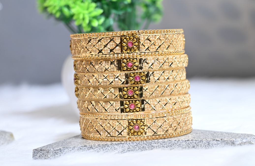 1.5 mg bangles