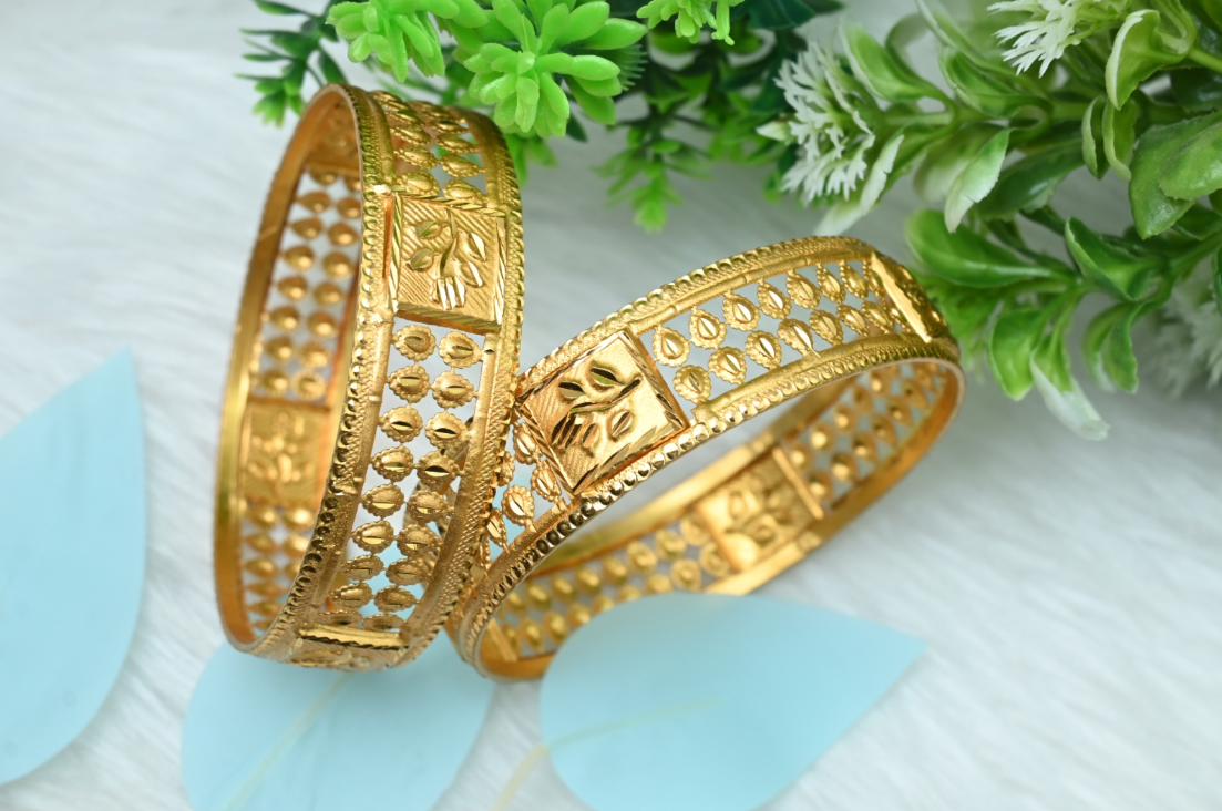 Bangle with earring free